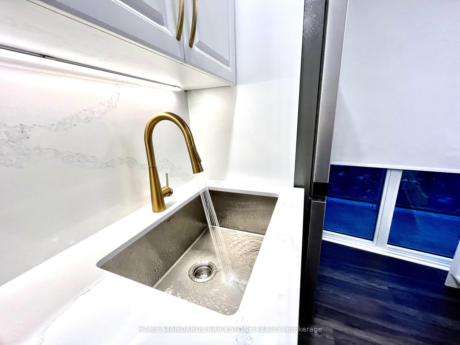 Photo 6 of Unit 3004, 33 Helendale Avenue, Toronto, Yonge-Eglinton — HOMEH