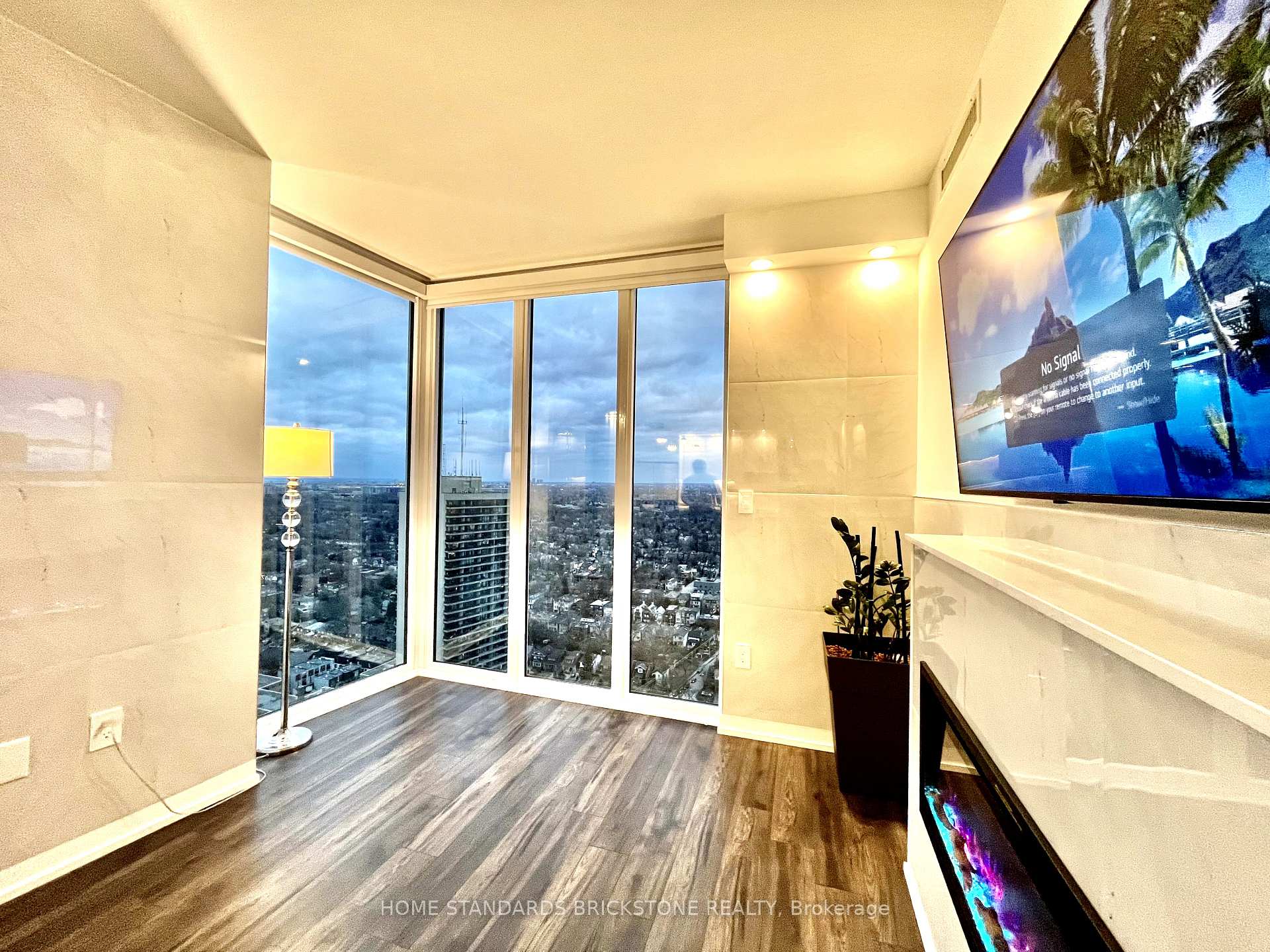 Photo 10 of Unit 3004, 33 Helendale Avenue, Toronto, Yonge-Eglinton — HOMEH