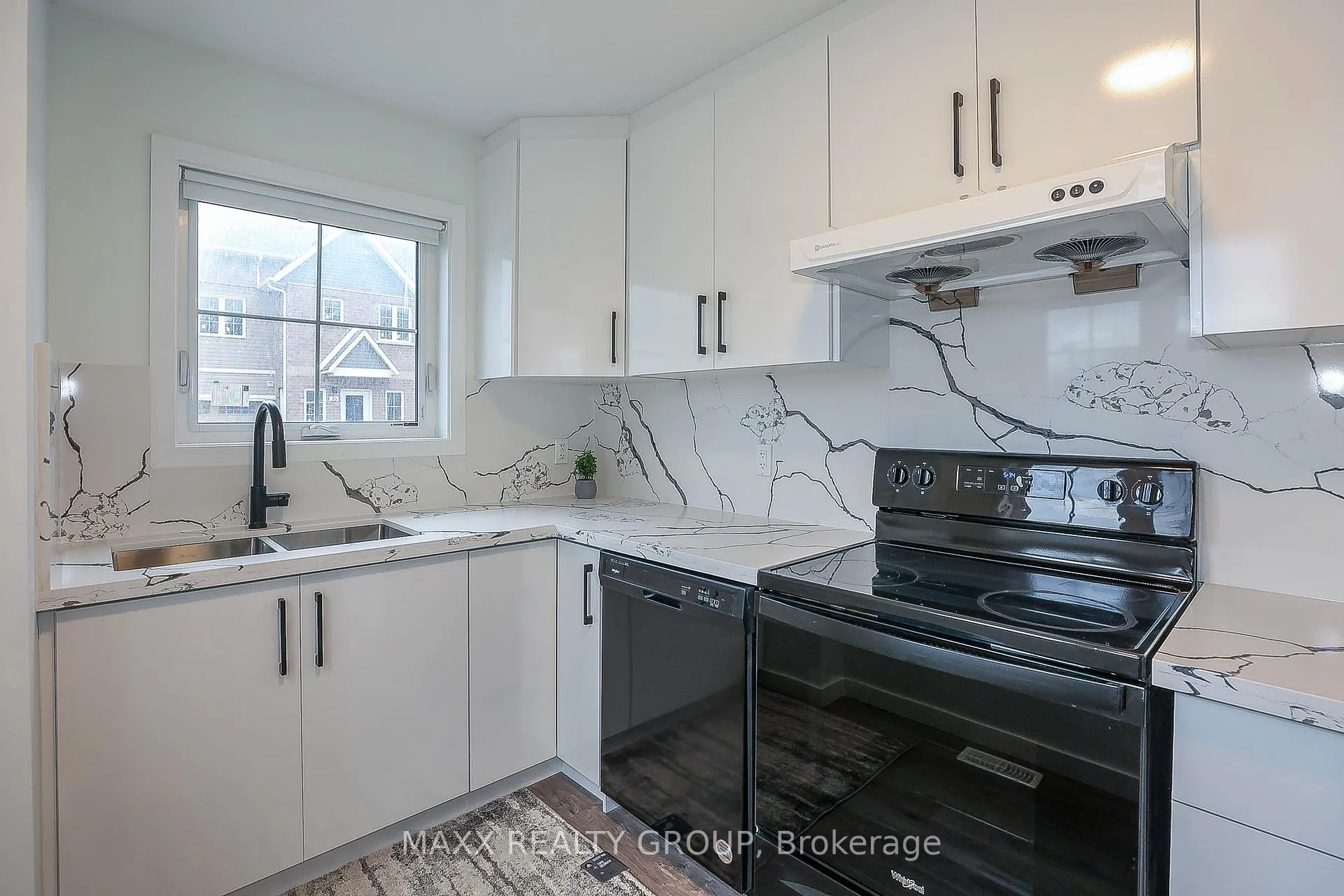 Photo 9 of 41 Waterleaf Trail, Welland, Broadway — HOMEH