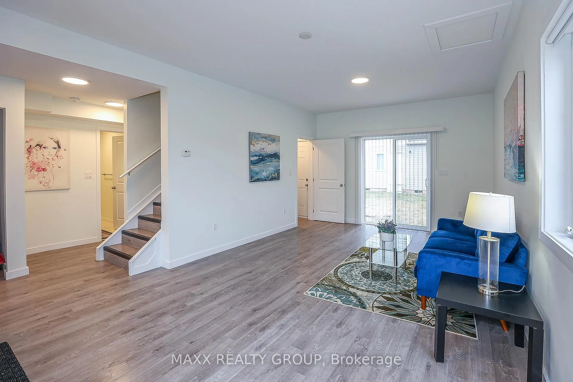 Photo 12 of 41 Waterleaf Trail, Welland, Broadway — HOMEH