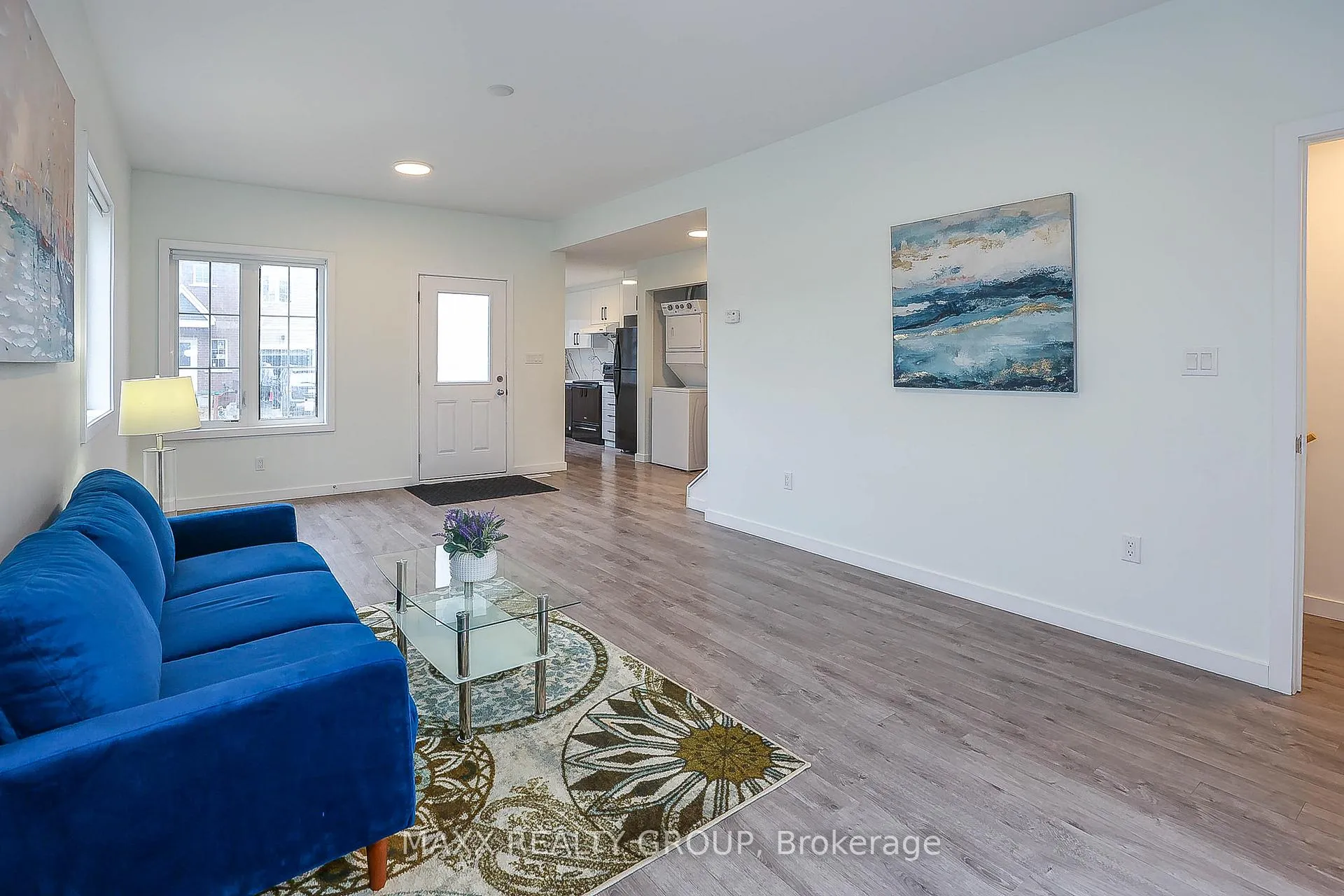 Photo 14 of 41 Waterleaf Trail, Welland, Broadway — HOMEH