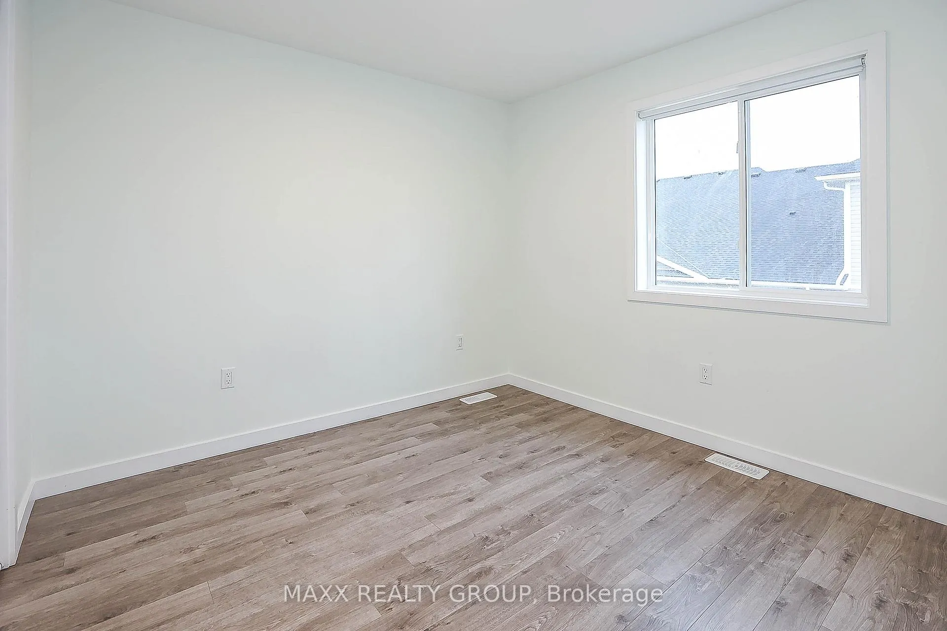 Photo 22 of 41 Waterleaf Trail, Welland, Broadway — HOMEH