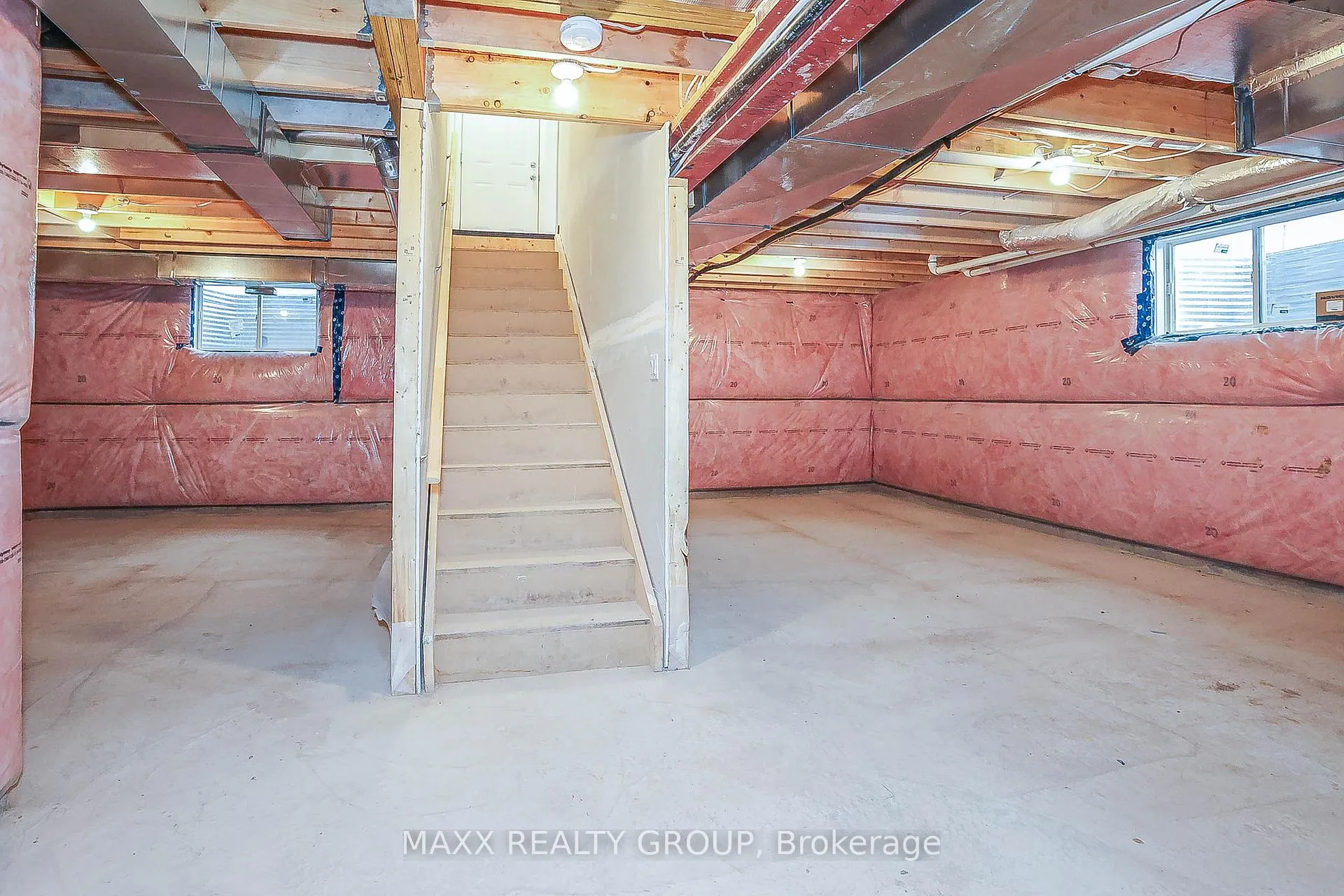 Photo 29 of 41 Waterleaf Trail, Welland, Broadway — HOMEH