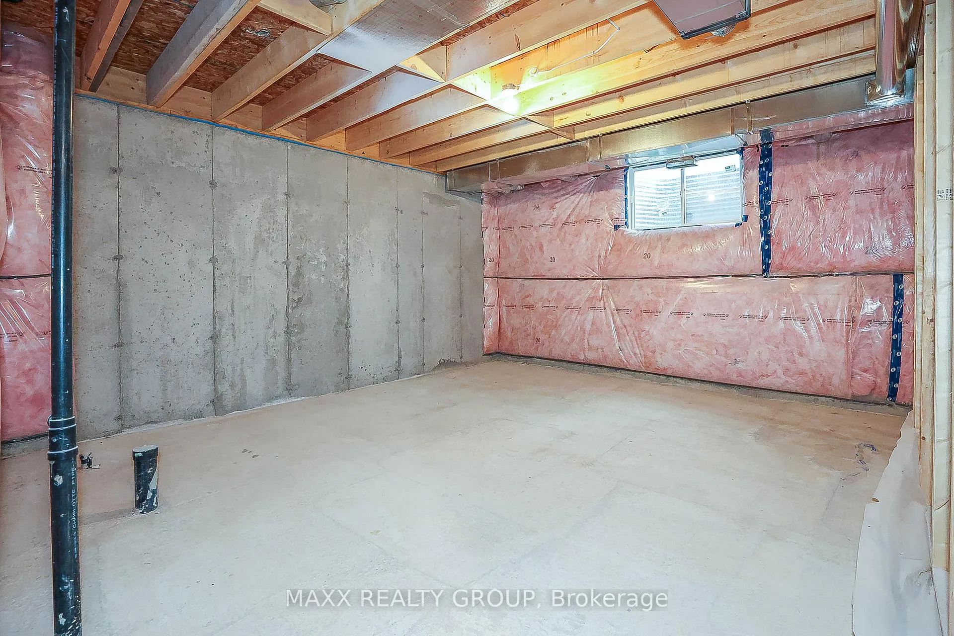Photo 30 of 41 Waterleaf Trail, Welland, Broadway — HOMEH