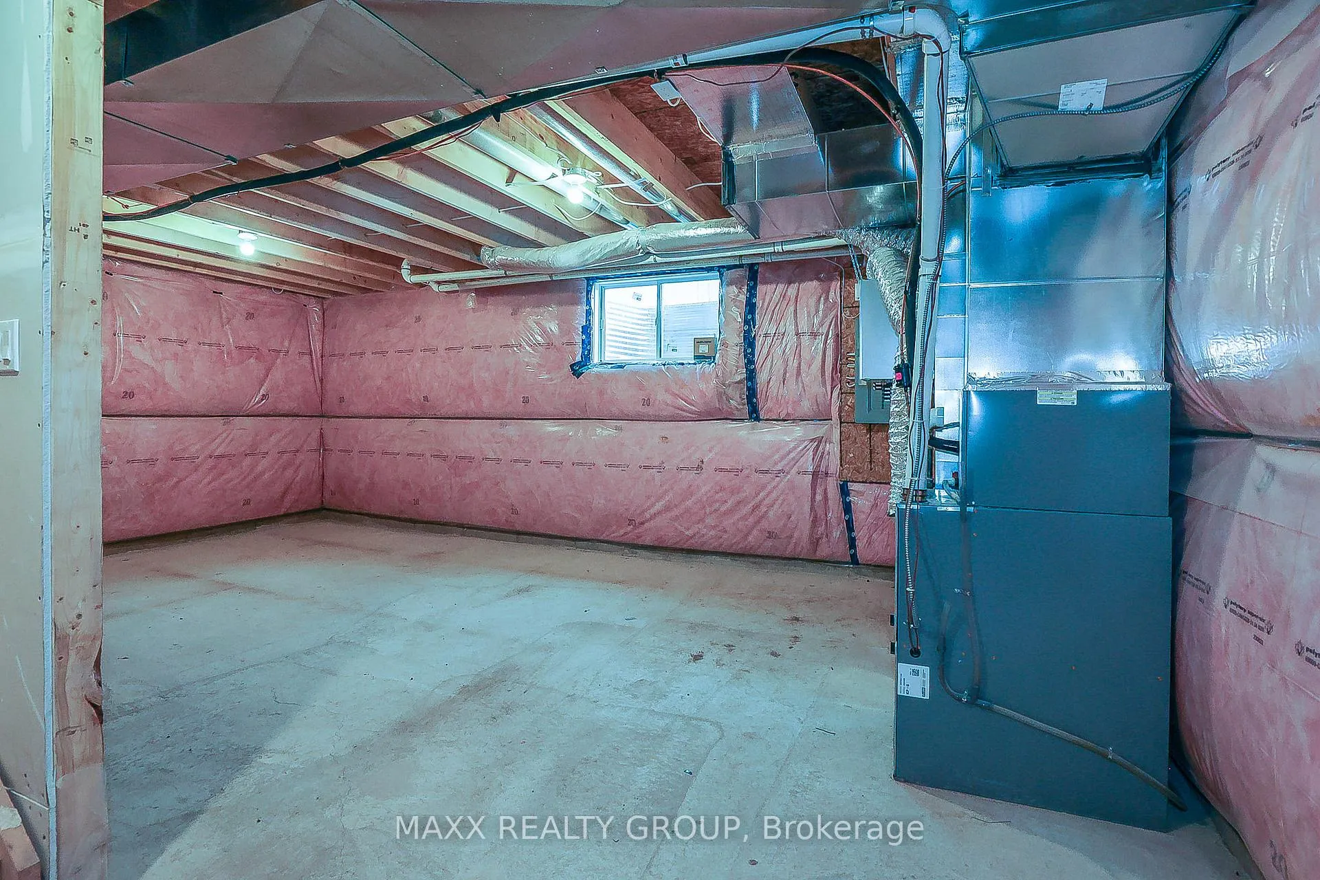 Photo 31 of 41 Waterleaf Trail, Welland, Broadway — HOMEH