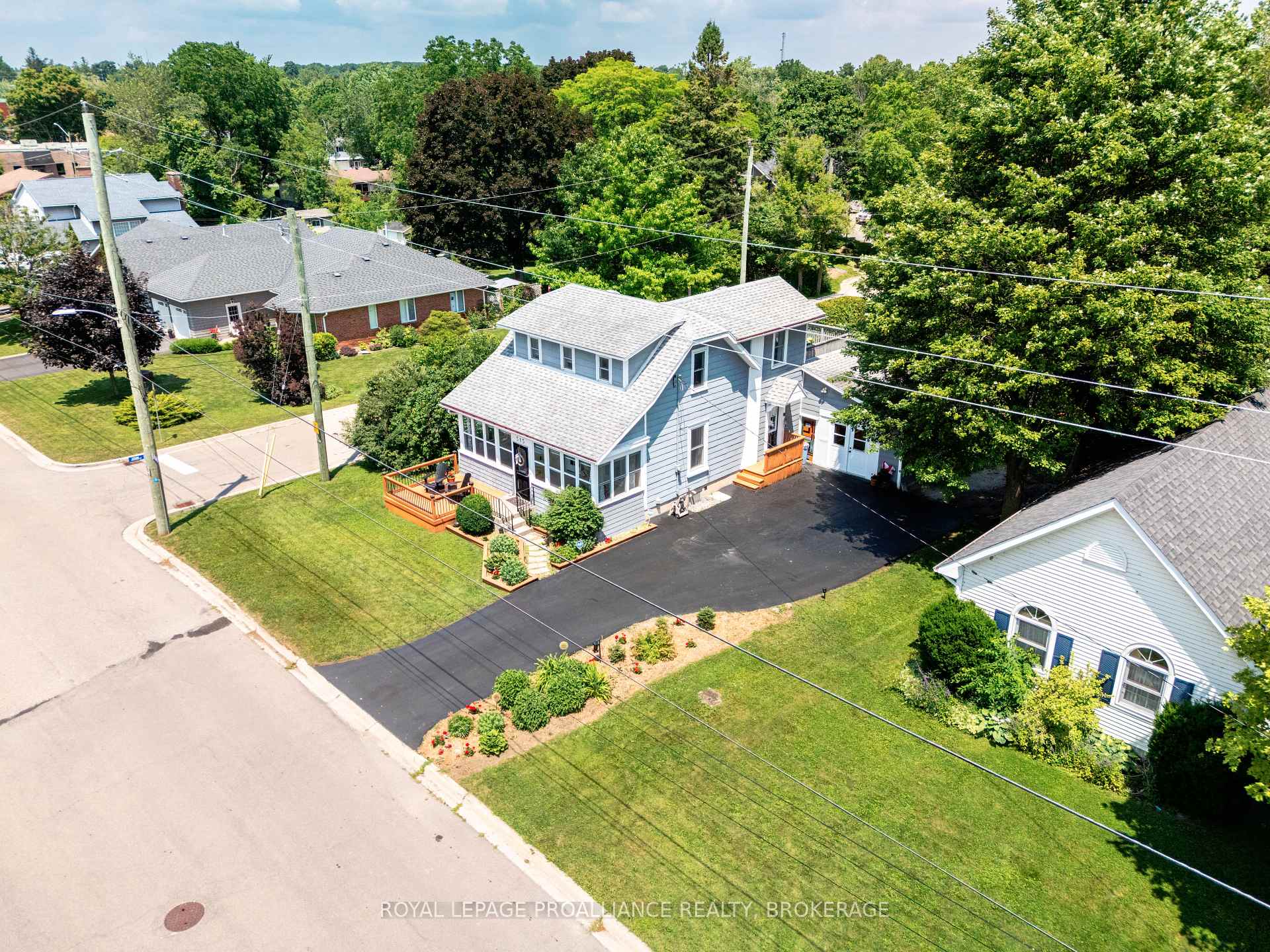Photo 12 of 515 William Street S, Gananoque — HOMEH