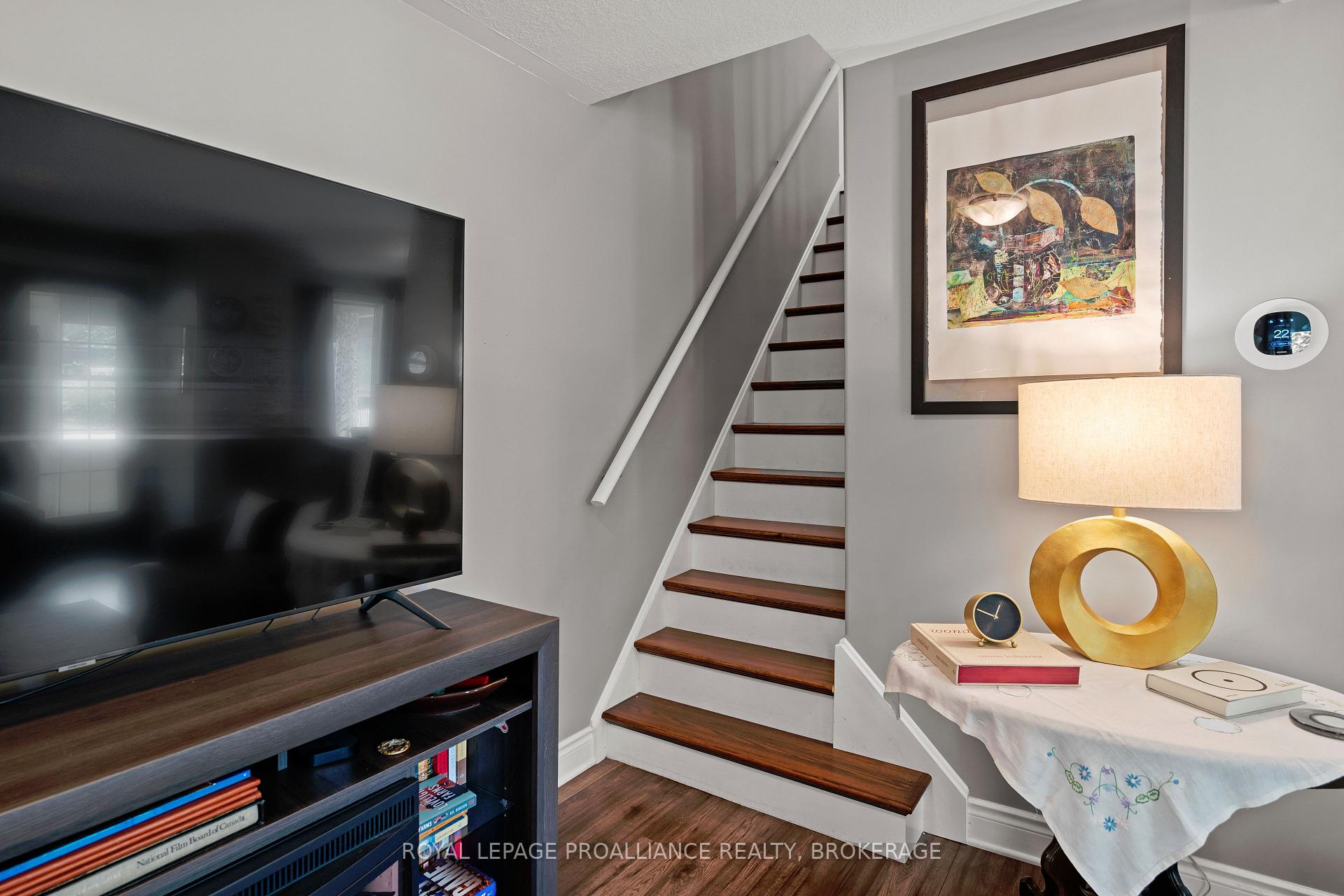 Photo 21 of 515 William Street S, Gananoque — HOMEH