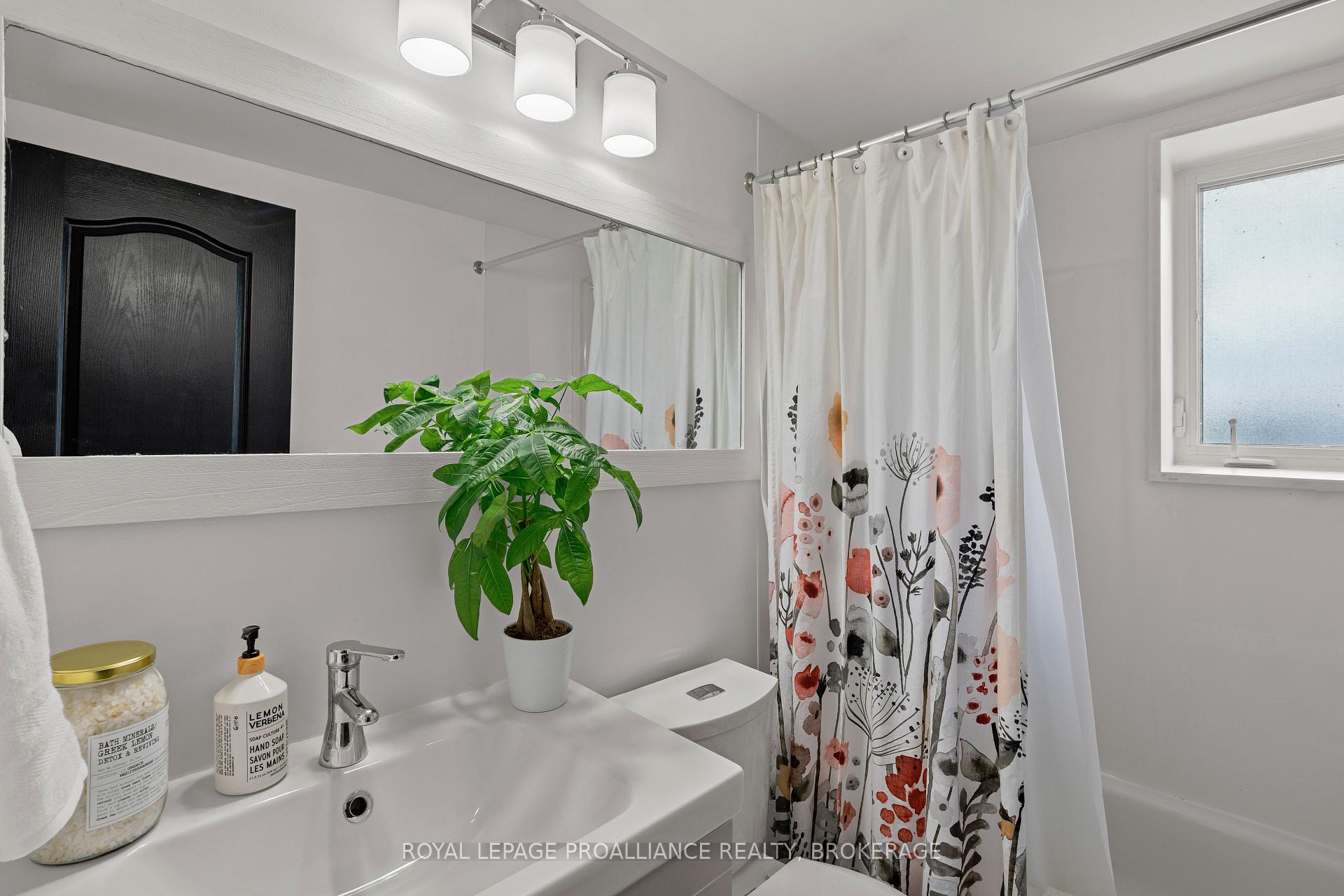 Photo 42 of 515 William Street S, Gananoque — HOMEH