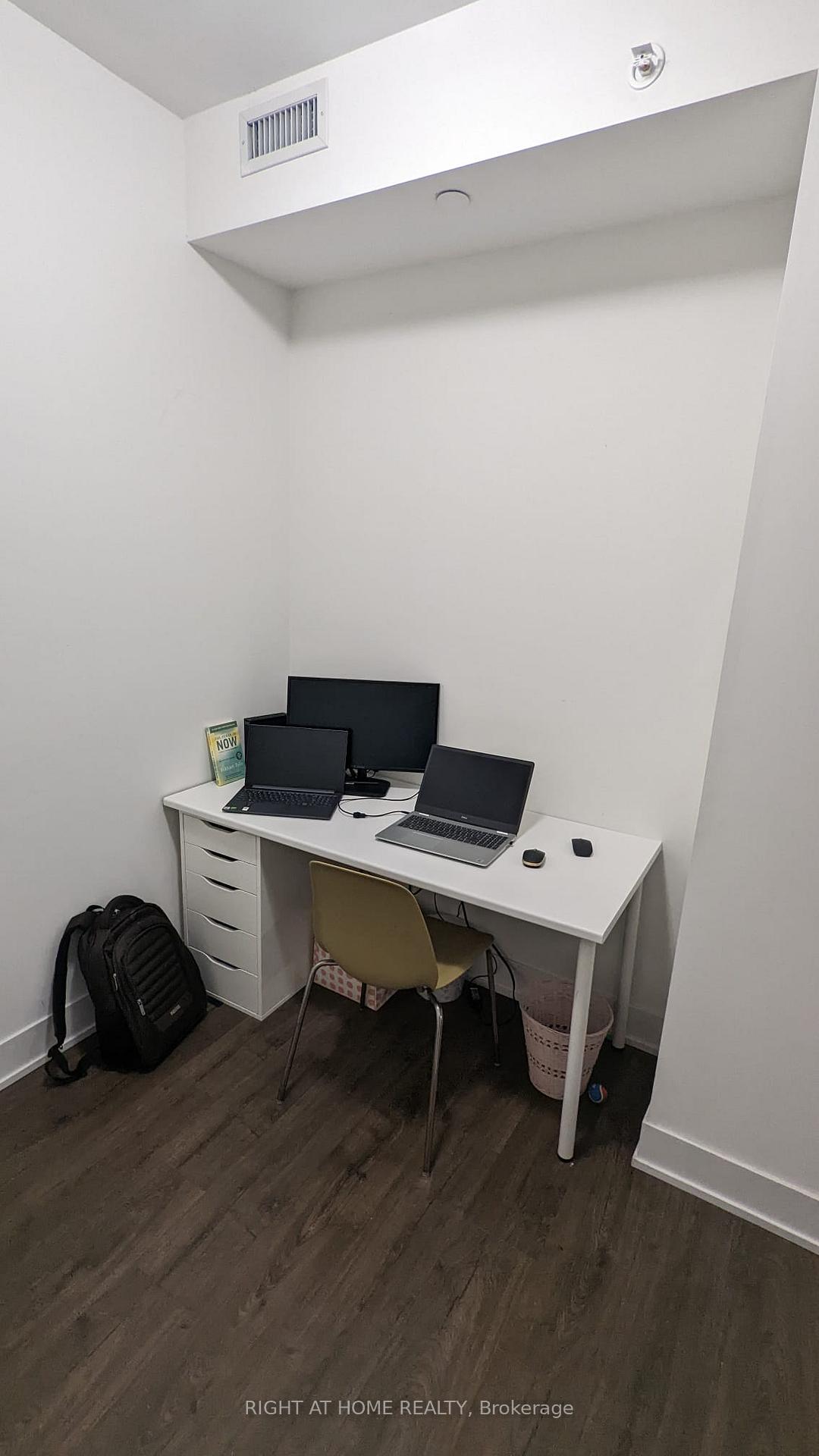 Photo 5 of Unit 1304, 2916 Highway 7 W, Vaughan, Concord — HOMEH