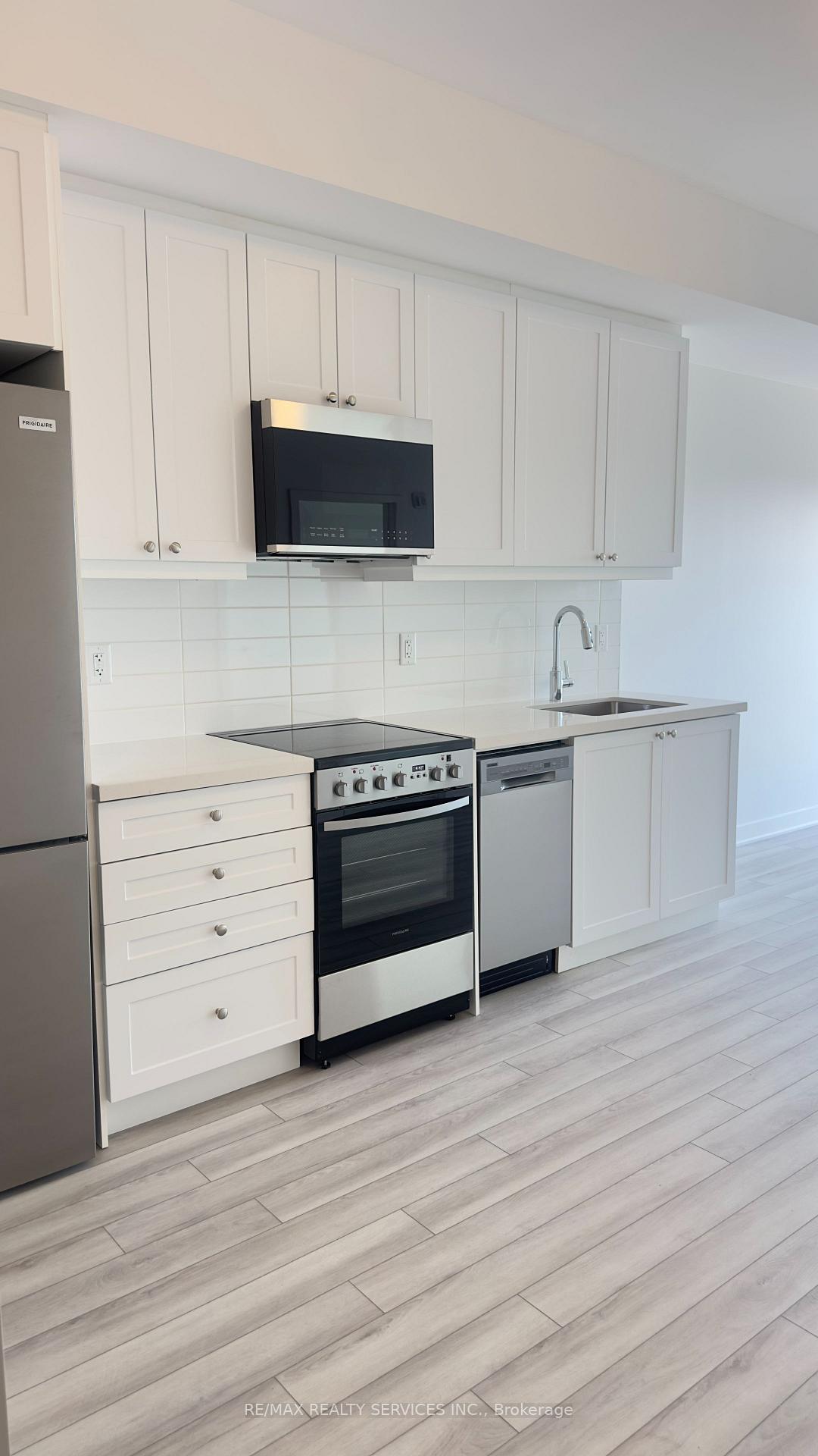 Photo 6 of Unit 706, 55 Clarington Boulevard, Clarington, Bowmanville — HOMEH