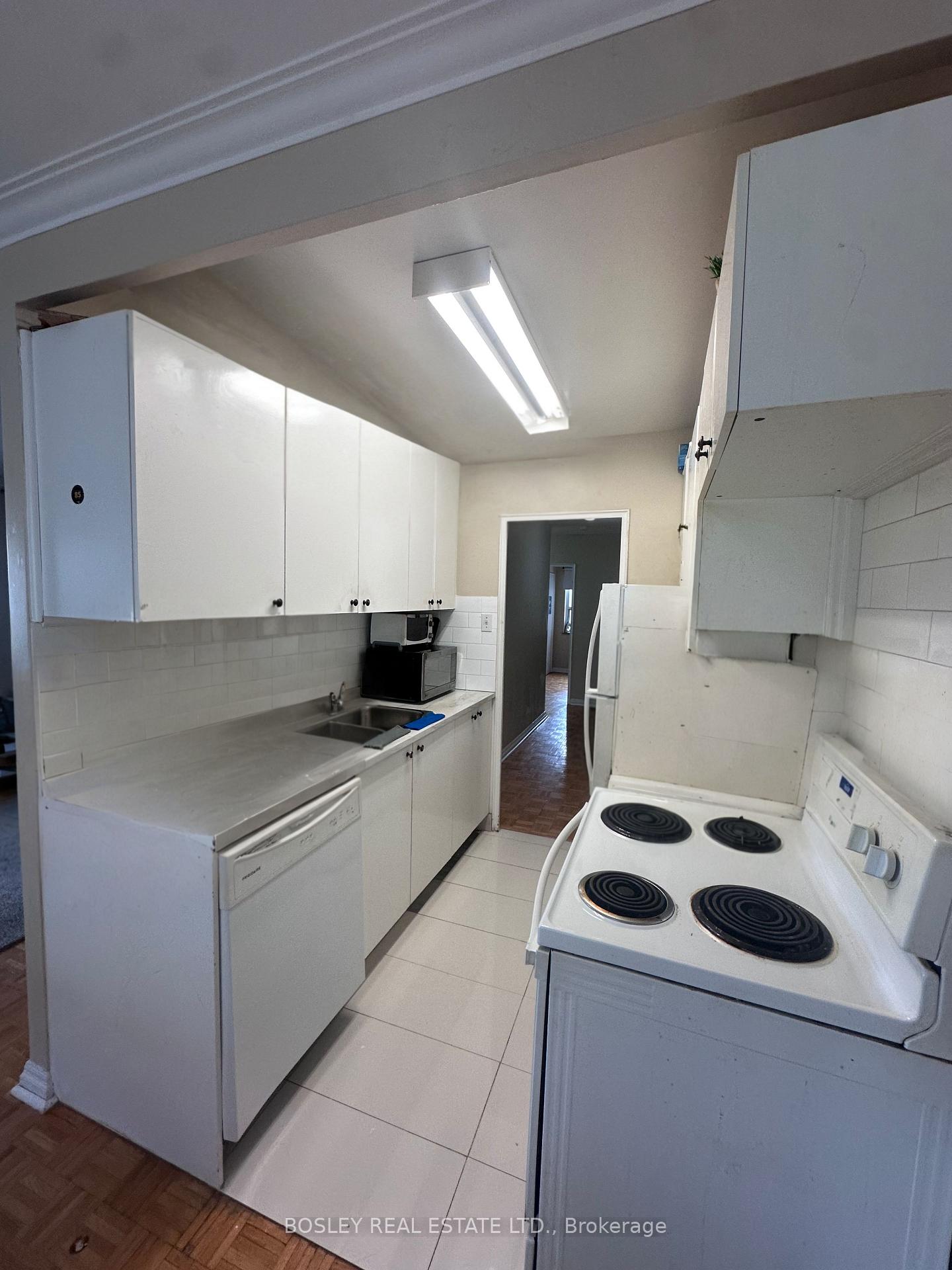 Photo 2 of Unit 309, 970 Eglinton Avenue E, Toronto, Leaside — HOMEH