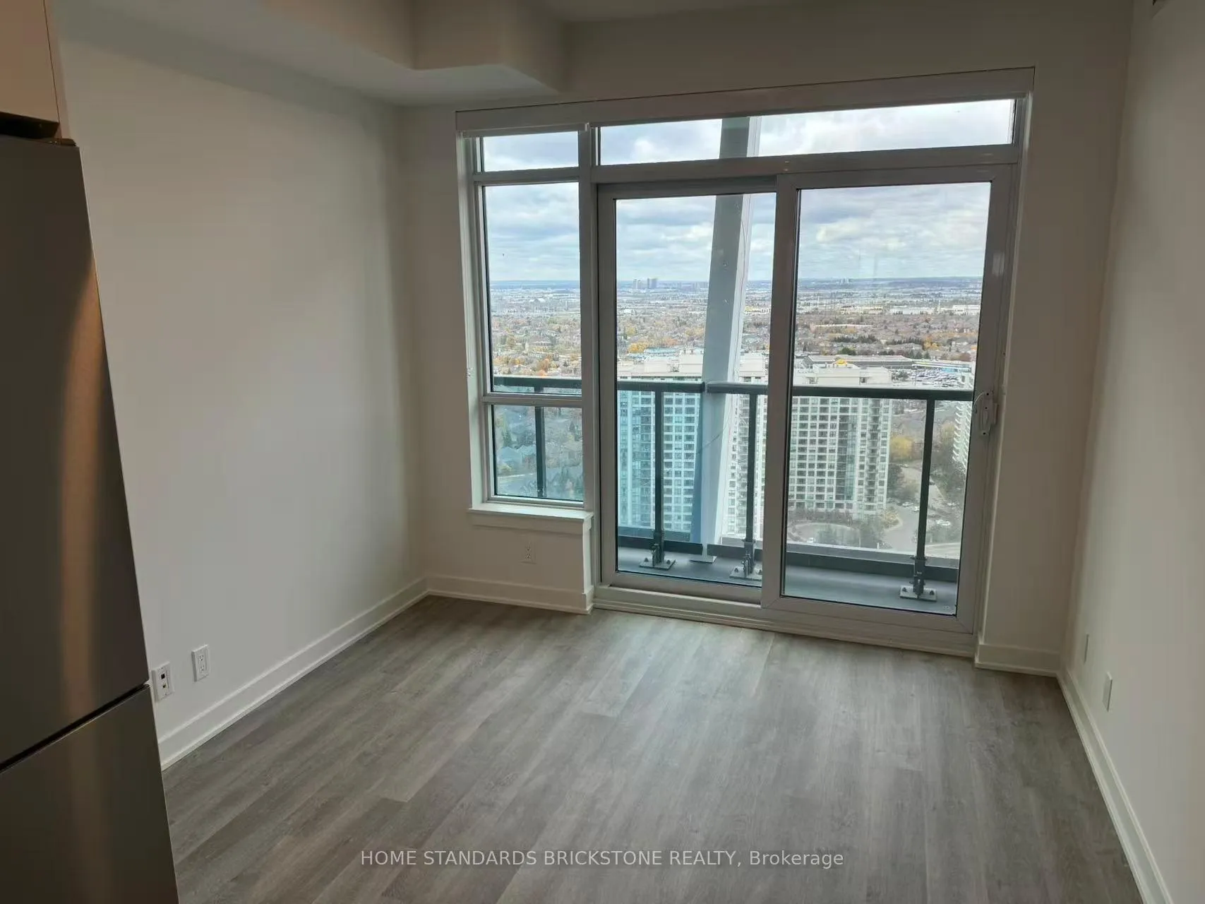 Front of Unit 2707, 50 Upper Mall Way