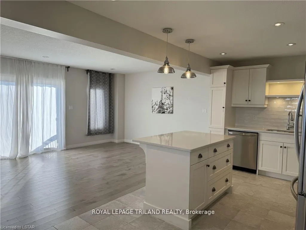 Photo 4 of 58 Cortland Terrace, St. Thomas — HOMEH
