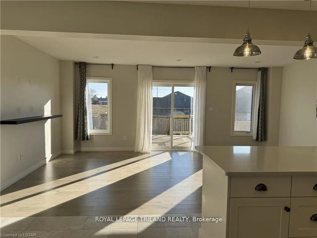 Photo 5 of 58 Cortland Terrace, St. Thomas — HOMEH