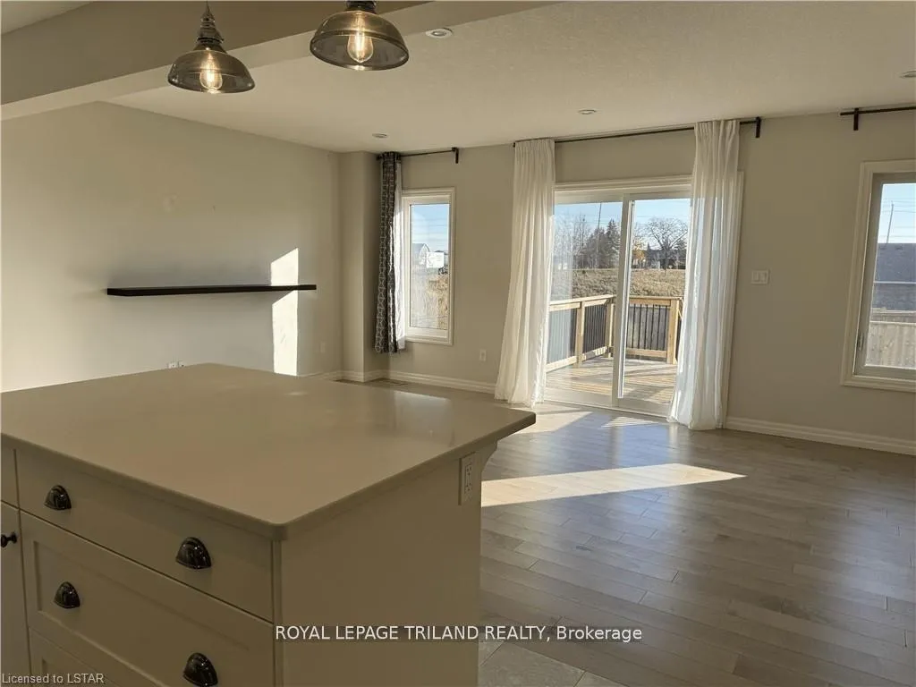 Photo 8 of 58 Cortland Terrace, St. Thomas — HOMEH