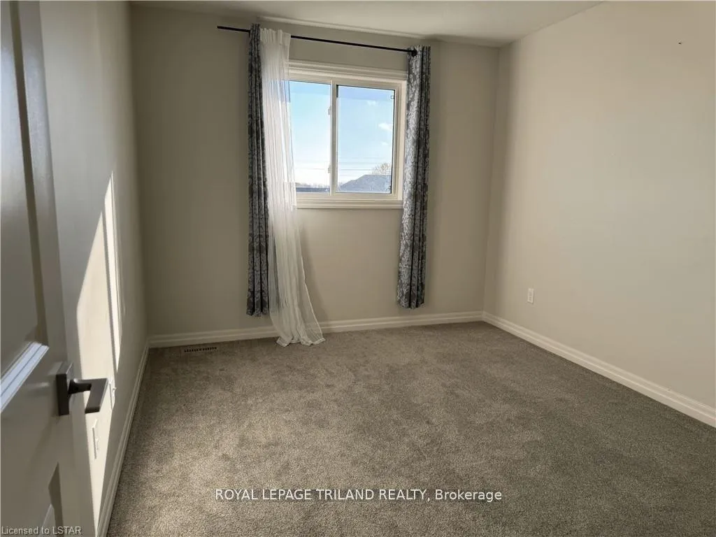 Photo 15 of 58 Cortland Terrace, St. Thomas — HOMEH