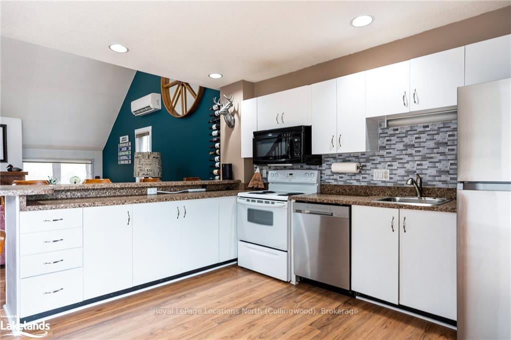 Photo 16 of 470 Oxbow Crescent, Collingwood — HOMEH