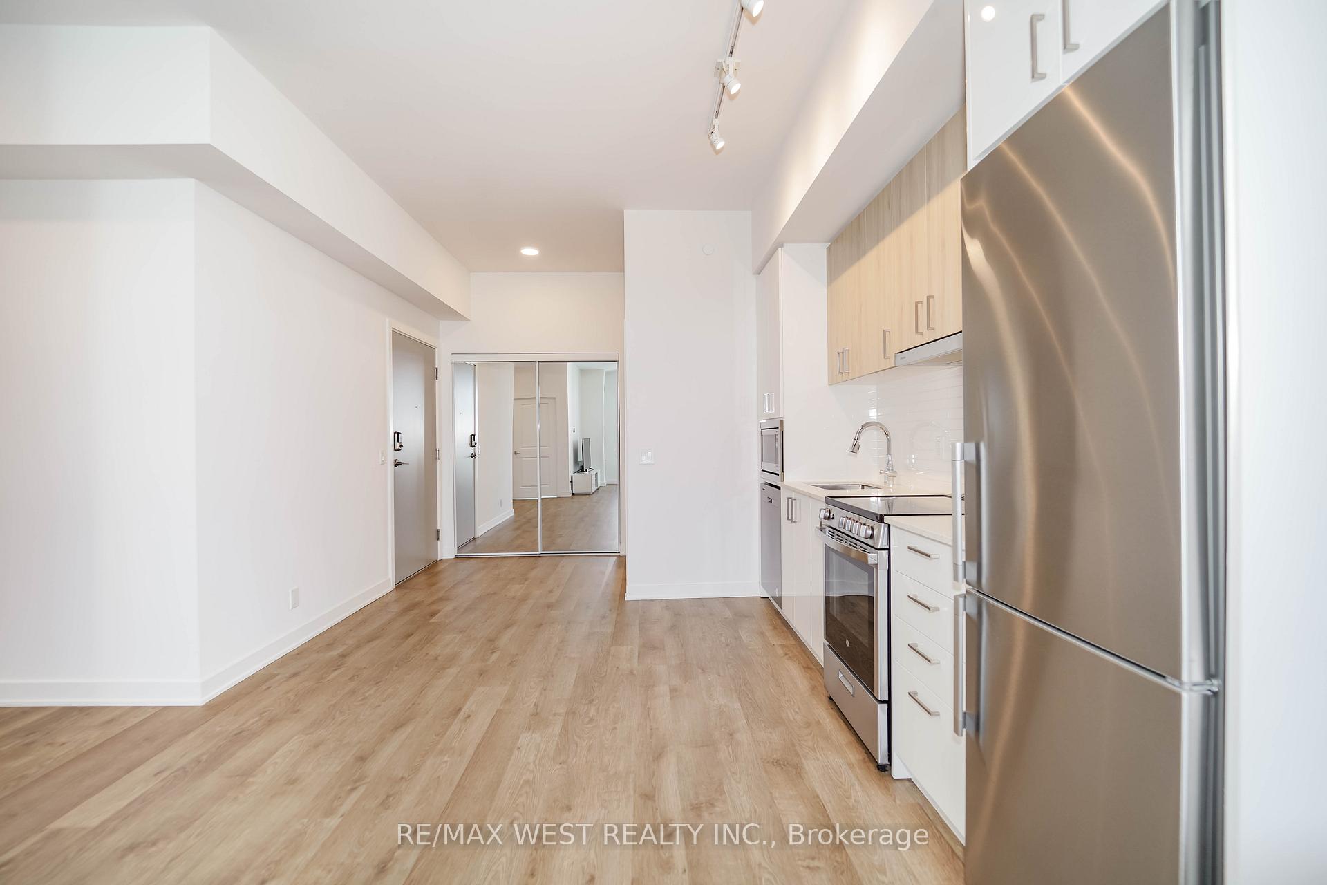 Photo 3 of Unit 1101, 50 Upper Mall Way, Vaughan, Brownridge — HOMEH