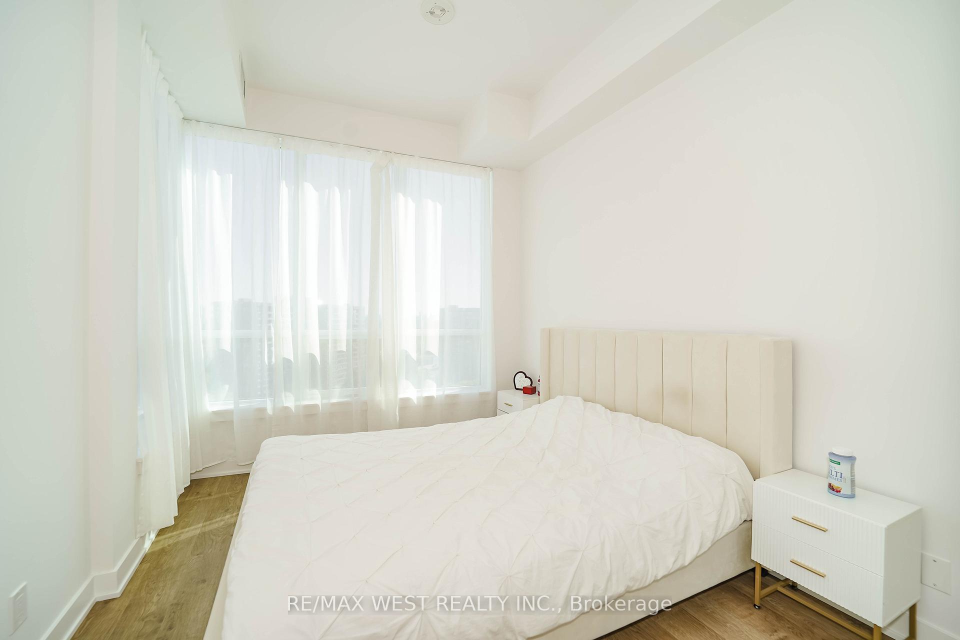 Photo 4 of Unit 1101, 50 Upper Mall Way, Vaughan, Brownridge — HOMEH