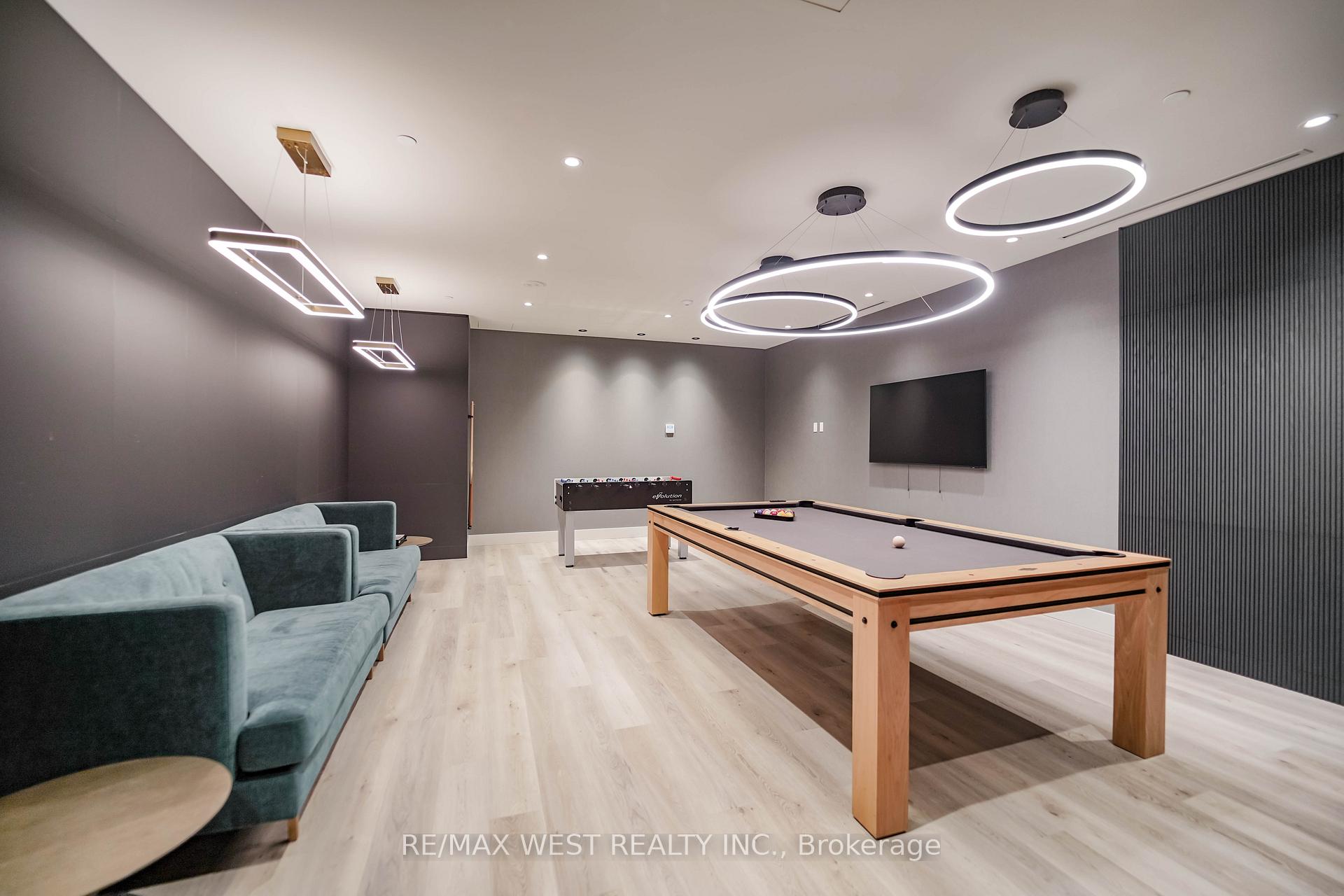 Photo 6 of Unit 1101, 50 Upper Mall Way, Vaughan, Brownridge — HOMEH