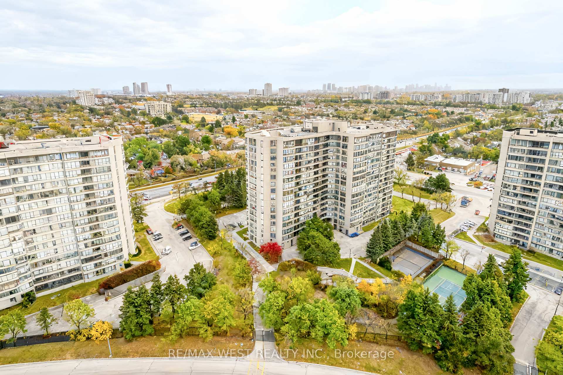Photo 10 of Unit 1101, 50 Upper Mall Way, Vaughan, Brownridge — HOMEH