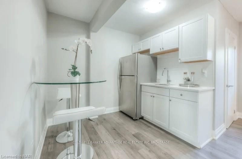 Photo 3 of Unit 4, 81 Gibson Avenue, Hamilton, Gibson — HOMEH