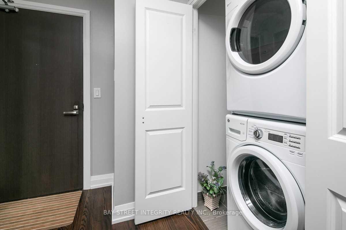 Photo 10 of Unit 1601, 7171 Yonge Street, Markham, Thornhill — HOMEH