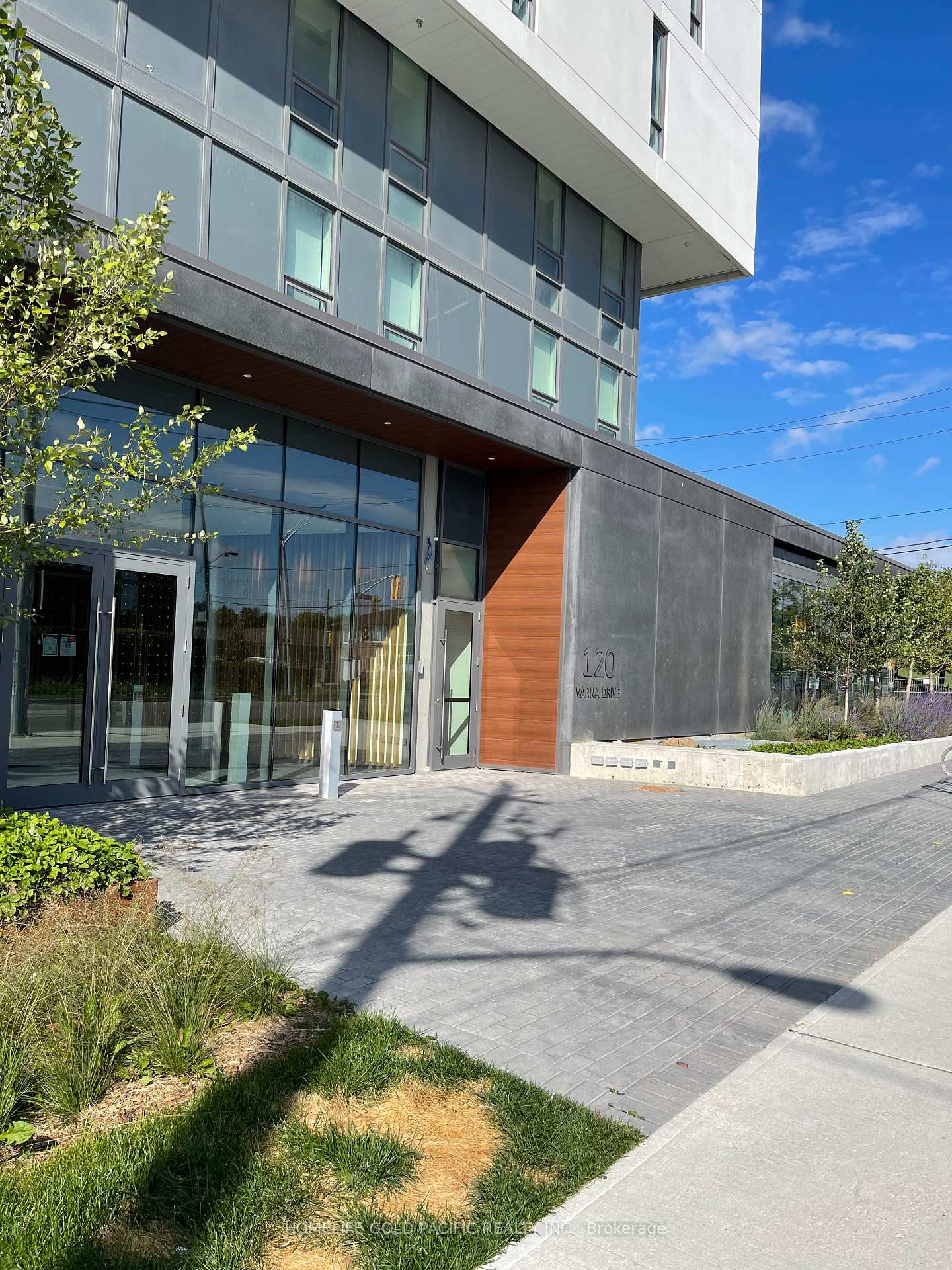 Photo 2 of Unit 720, 120 Varna Drive, Toronto, Englemount-Lawrence — HOMEH