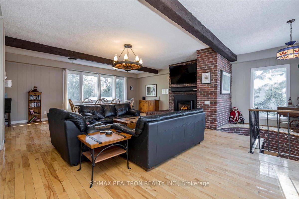 Photo 10 of 146 Carmichael Crescent, Blue Mountains — HOMEH