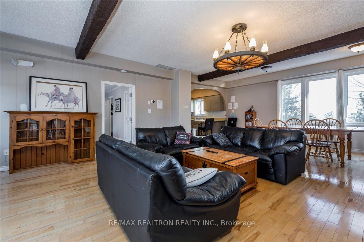 Photo 12 of 146 Carmichael Crescent, Blue Mountains — HOMEH