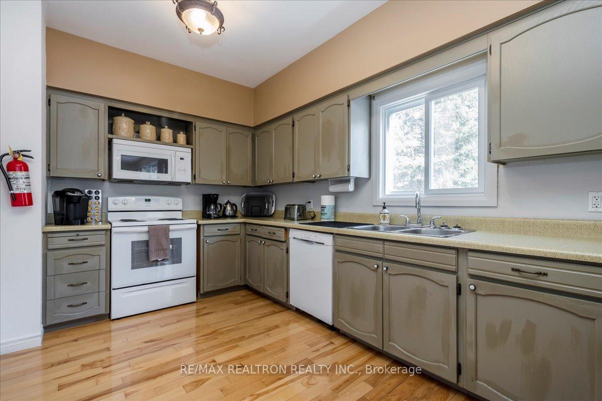 Photo 16 of 146 Carmichael Crescent, Blue Mountains — HOMEH