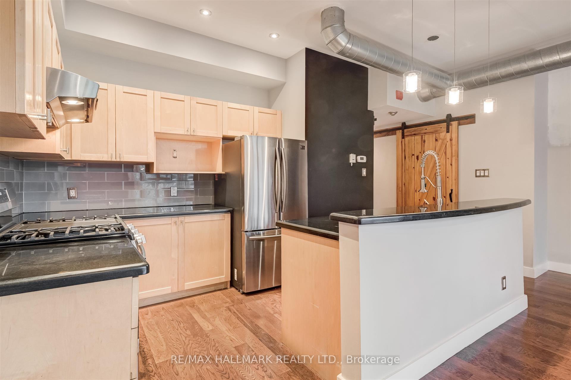 Photo 6 of Unit 8, 2362 Queen Street E, Toronto, The Beaches — HOMEH