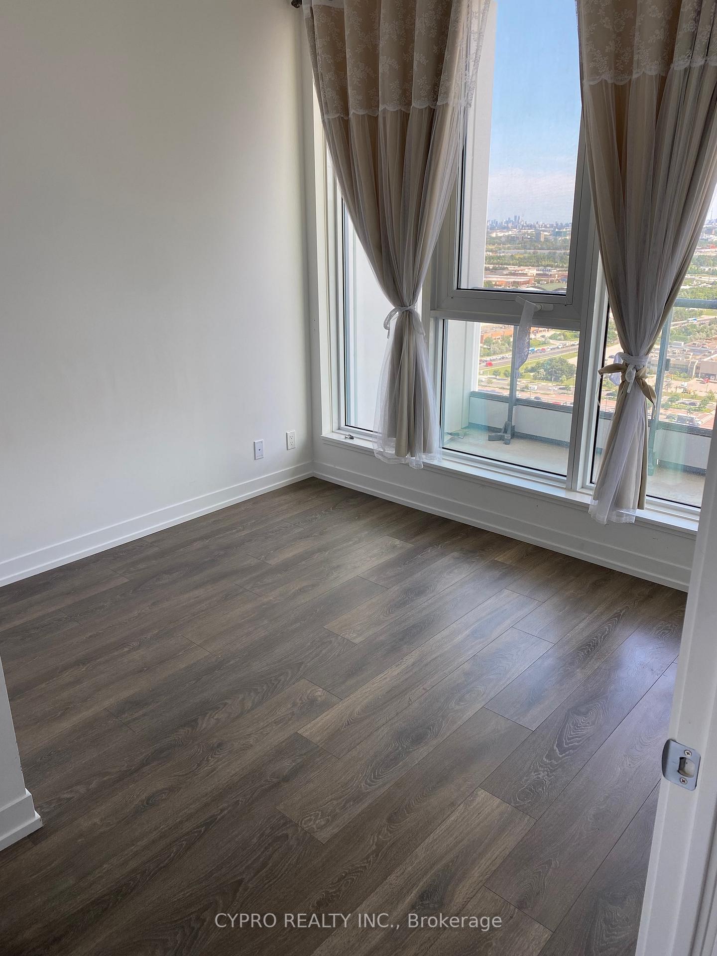 Photo 2 of Unit 3305, 5 Buttermill Avenue, Vaughan, Concord — HOMEH