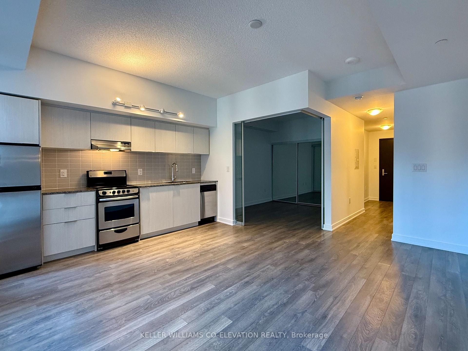 Front of Unit R307, 31 Phipps Street