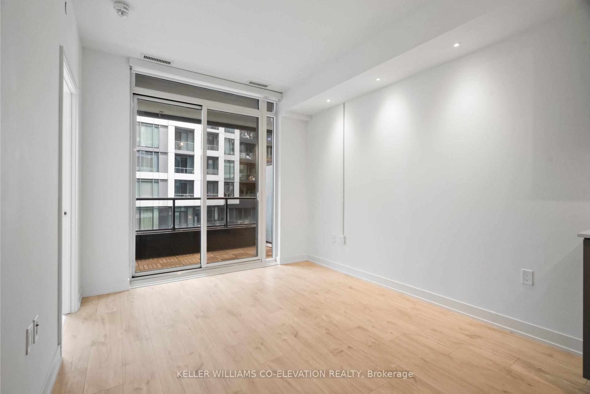Photo 2 of Unit 911, 27 Bathurst Street, Toronto, Waterfront Communities — HOMEH
