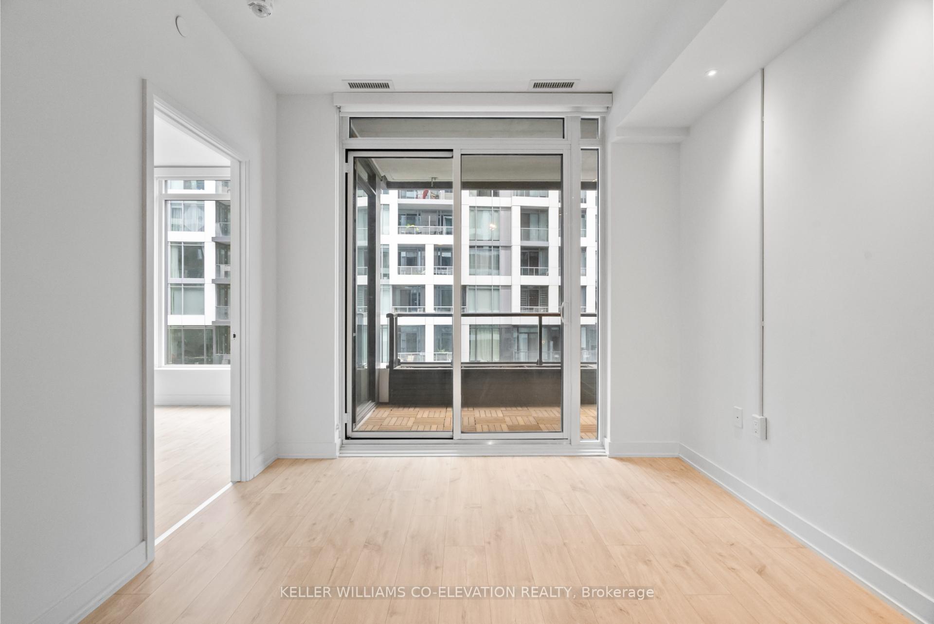Photo 3 of Unit 911, 27 Bathurst Street, Toronto, Waterfront Communities — HOMEH
