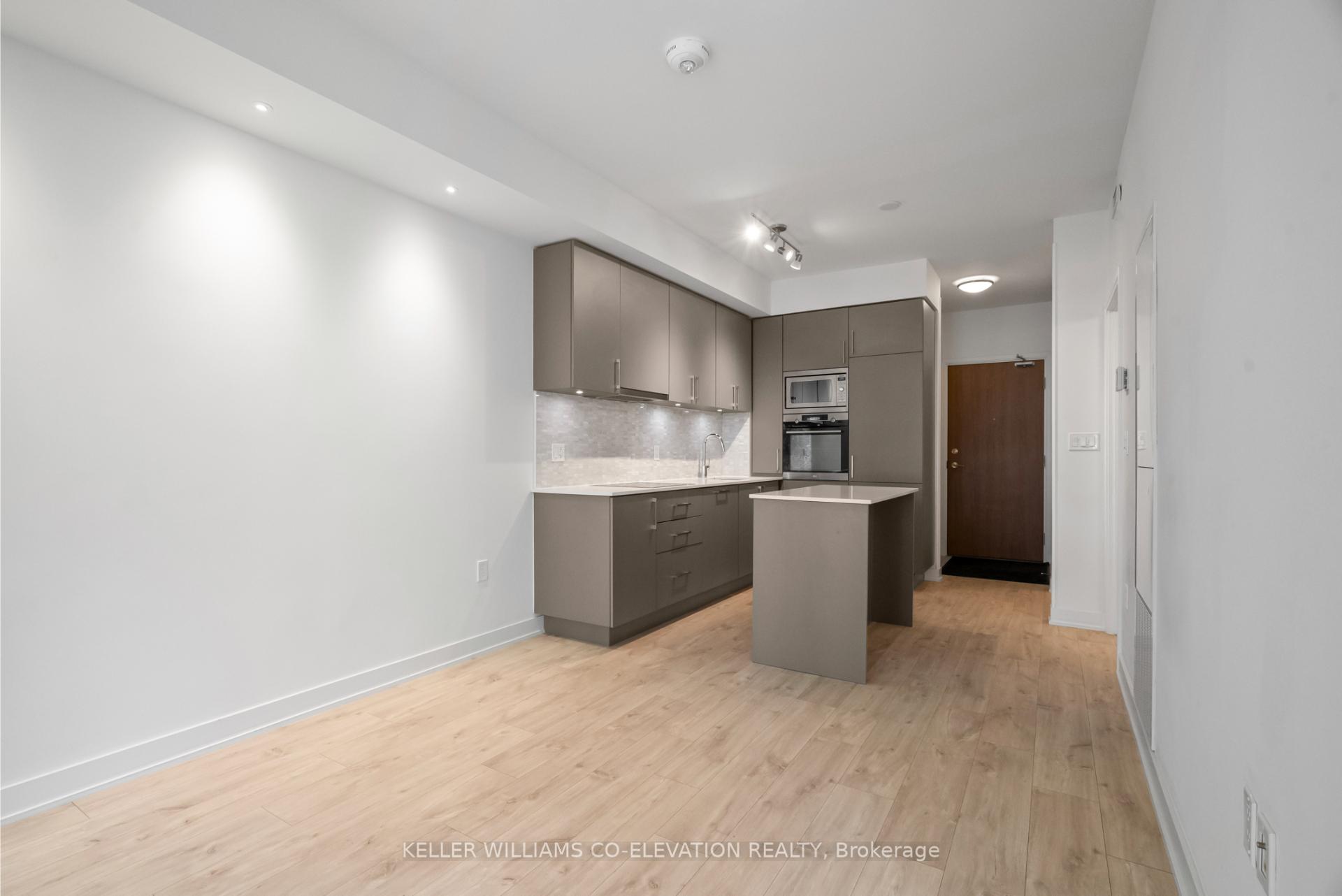 Photo 7 of Unit 911, 27 Bathurst Street, Toronto, Waterfront Communities — HOMEH