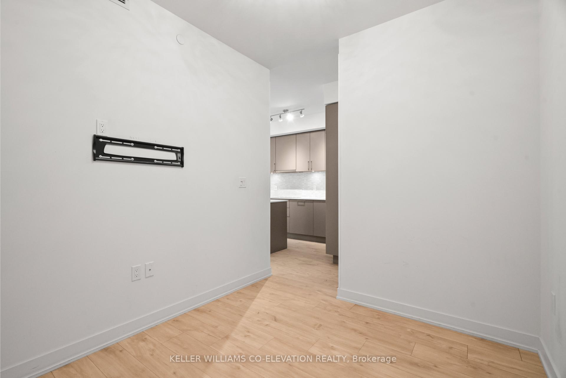 Photo 11 of Unit 911, 27 Bathurst Street, Toronto, Waterfront Communities — HOMEH