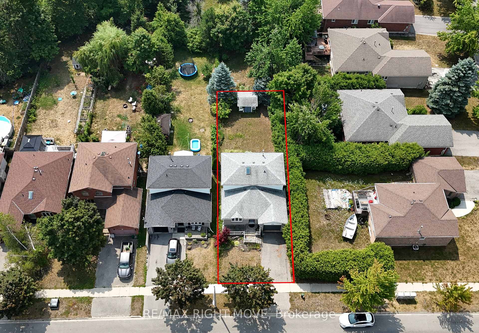 Photo 2 of 131 Athabaska Road, Barrie, Holly — HOMEH