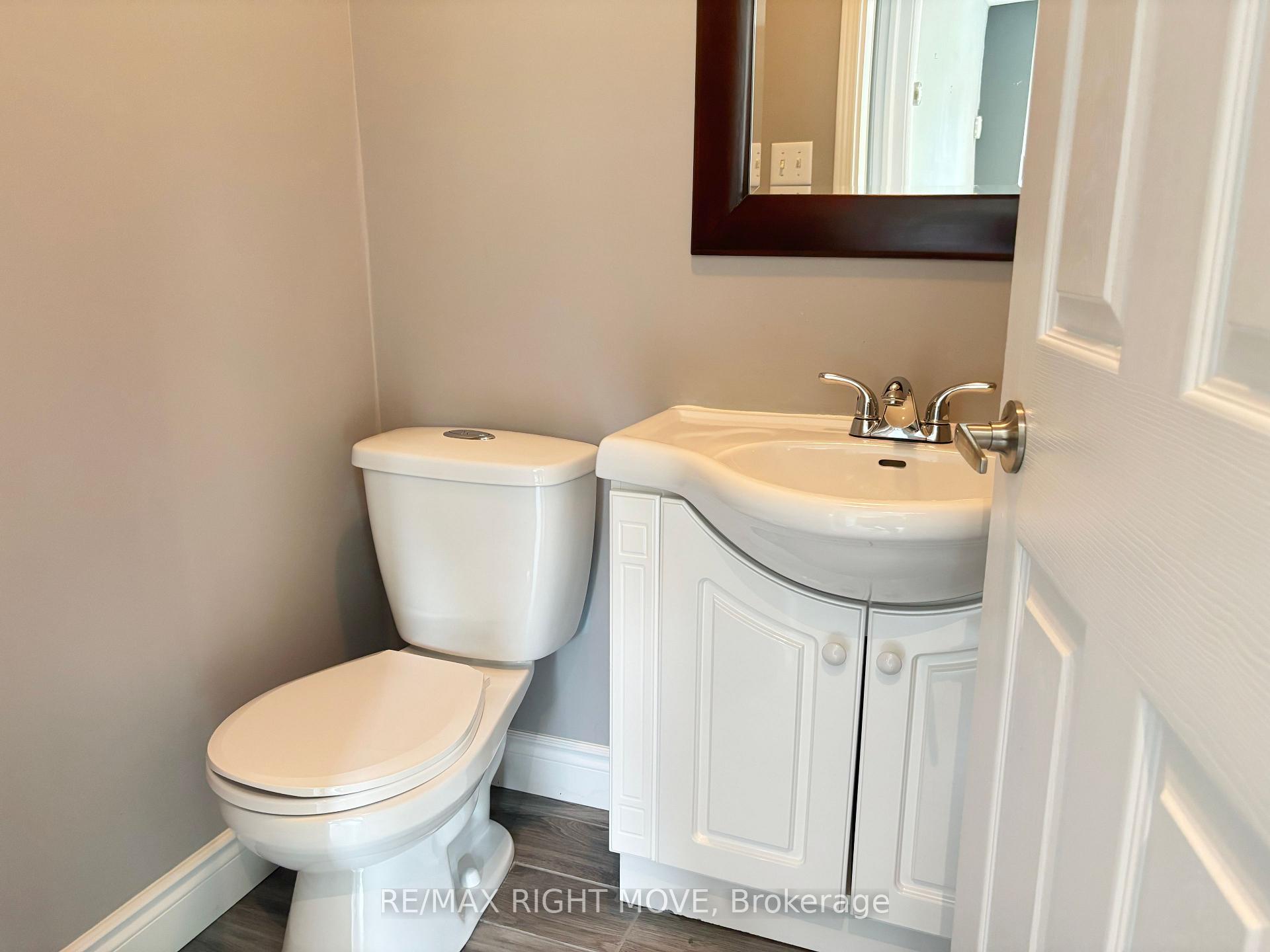 Photo 8 of 131 Athabaska Road, Barrie, Holly — HOMEH