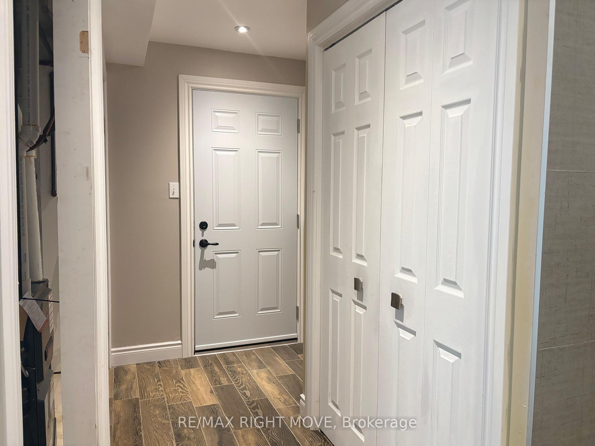Photo 11 of 131 Athabaska Road, Barrie, Holly — HOMEH