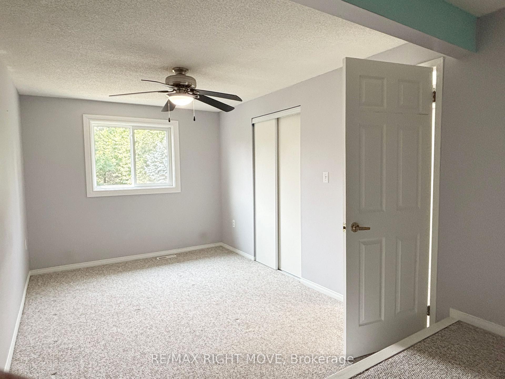 Photo 15 of 131 Athabaska Road, Barrie, Holly — HOMEH