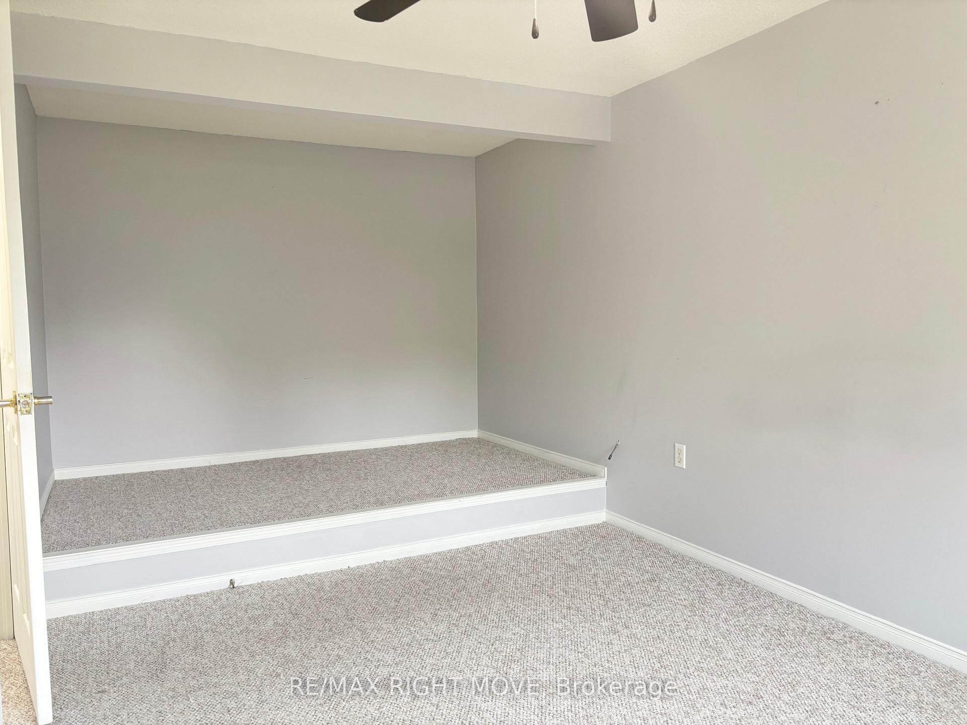 Photo 12 of 131 Athabaska Road, Barrie, Holly — HOMEH
