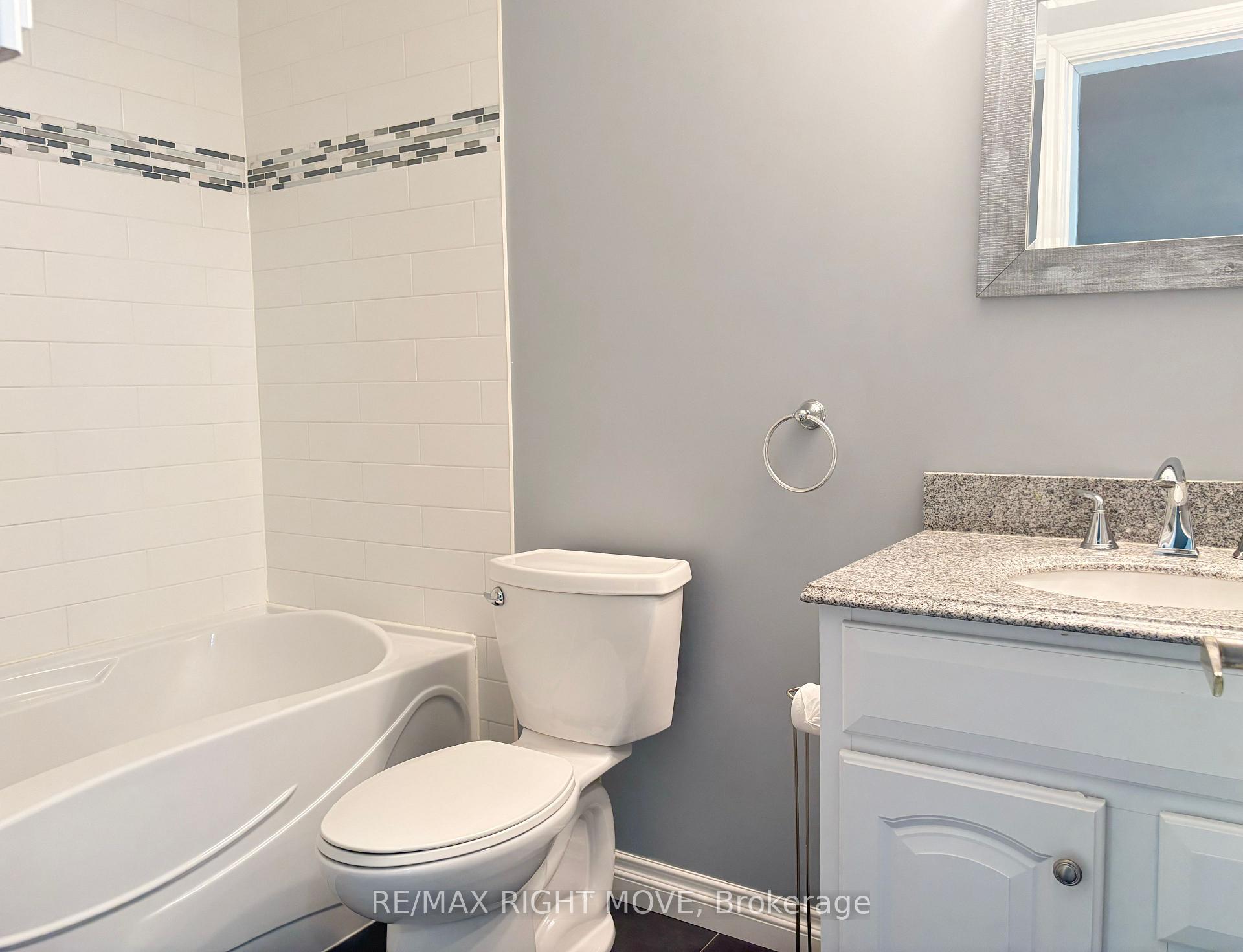 Photo 14 of 131 Athabaska Road, Barrie, Holly — HOMEH