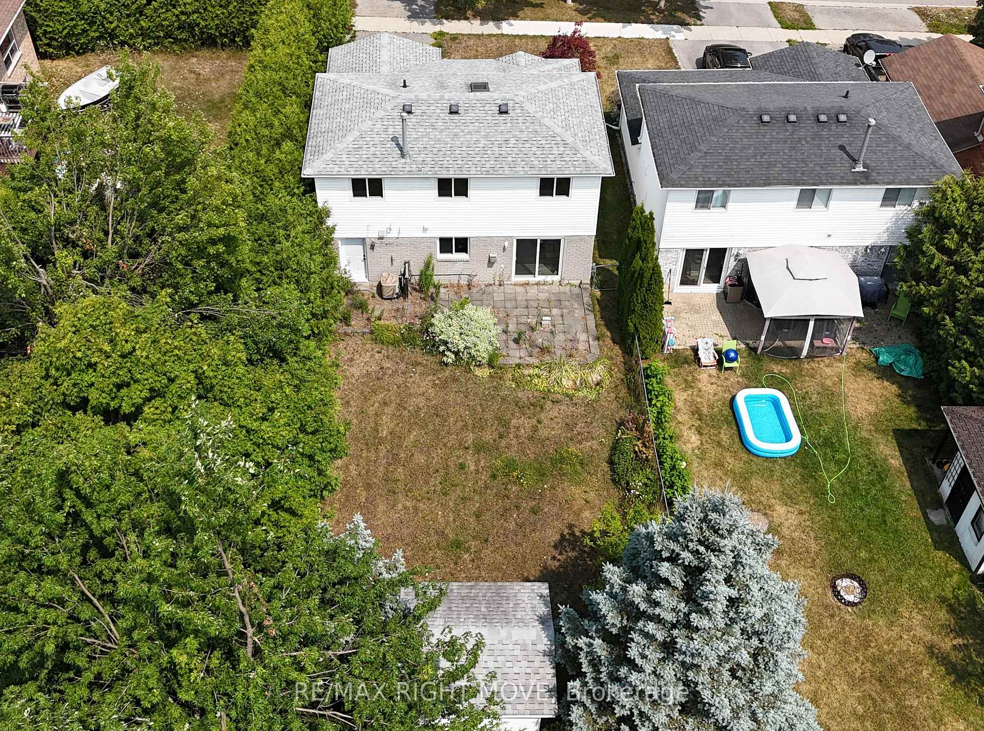 Photo 19 of 131 Athabaska Road, Barrie, Holly — HOMEH