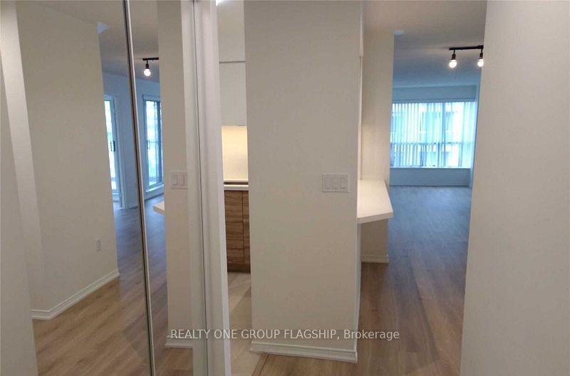 Photo 4 of Unit 2209, 909 Bay St. Street, Toronto, Bay Street Corridor — HOMEH