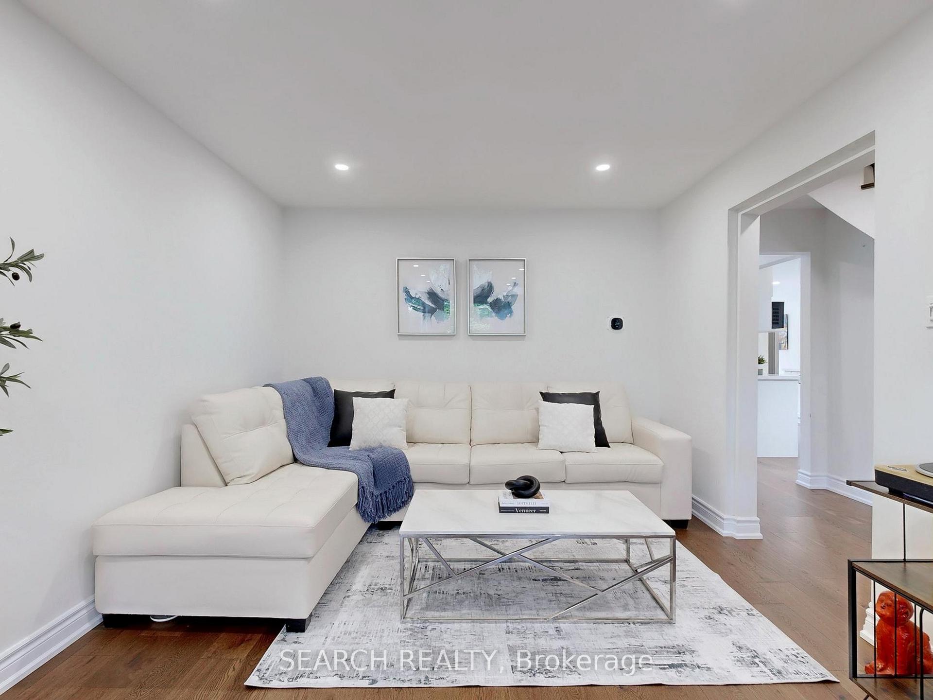 Photo 6 of 2 Angus Drive, Ajax, Central — HOMEH