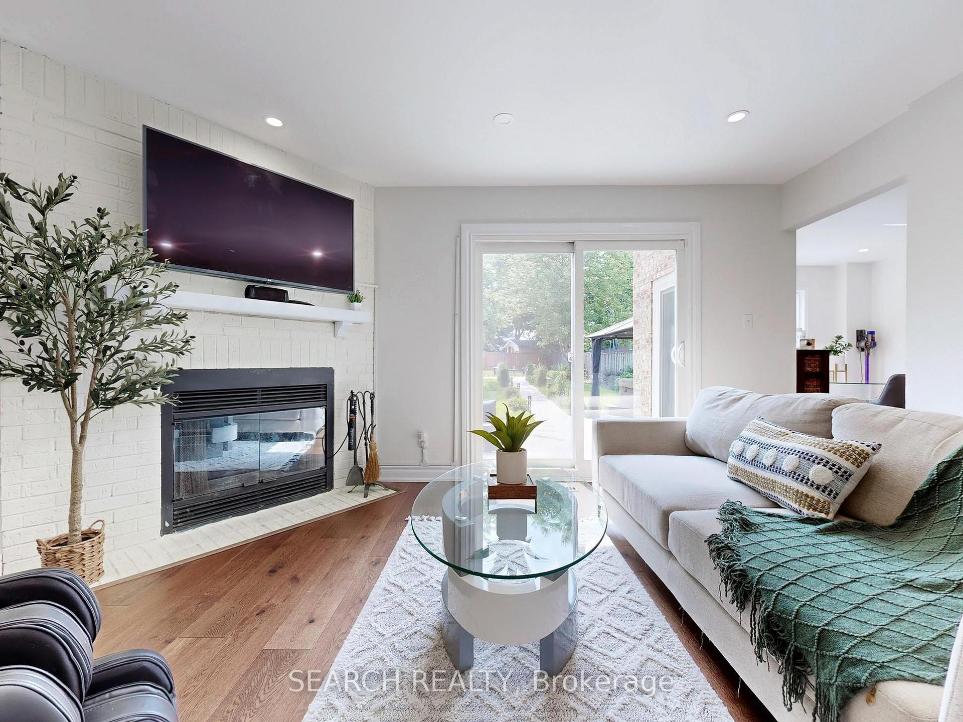 Photo 11 of 2 Angus Drive, Ajax, Central — HOMEH