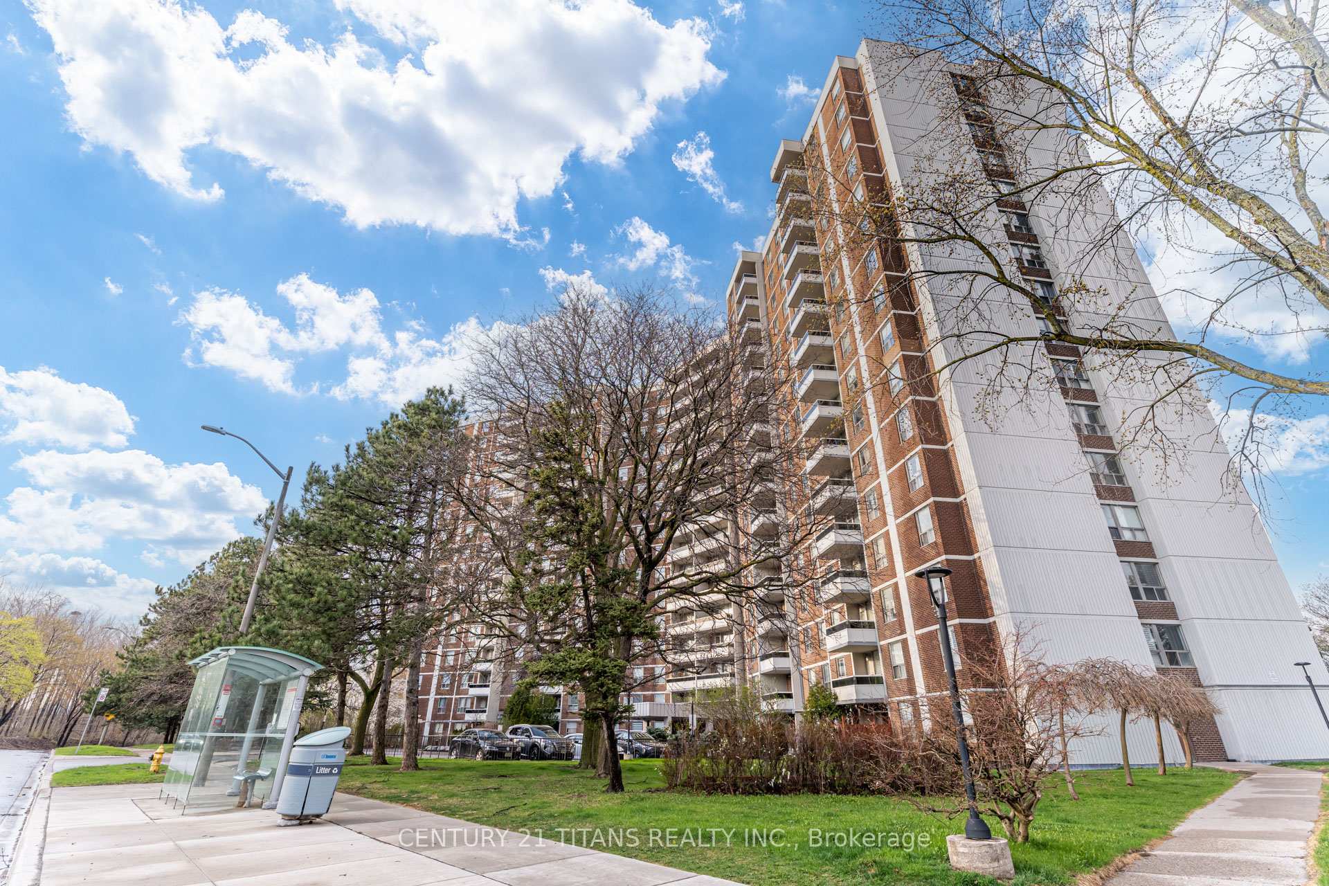 Photo 3 of Unit 1510, 5 Shady Golfway, Toronto, Flemingdon Park — HOMEH