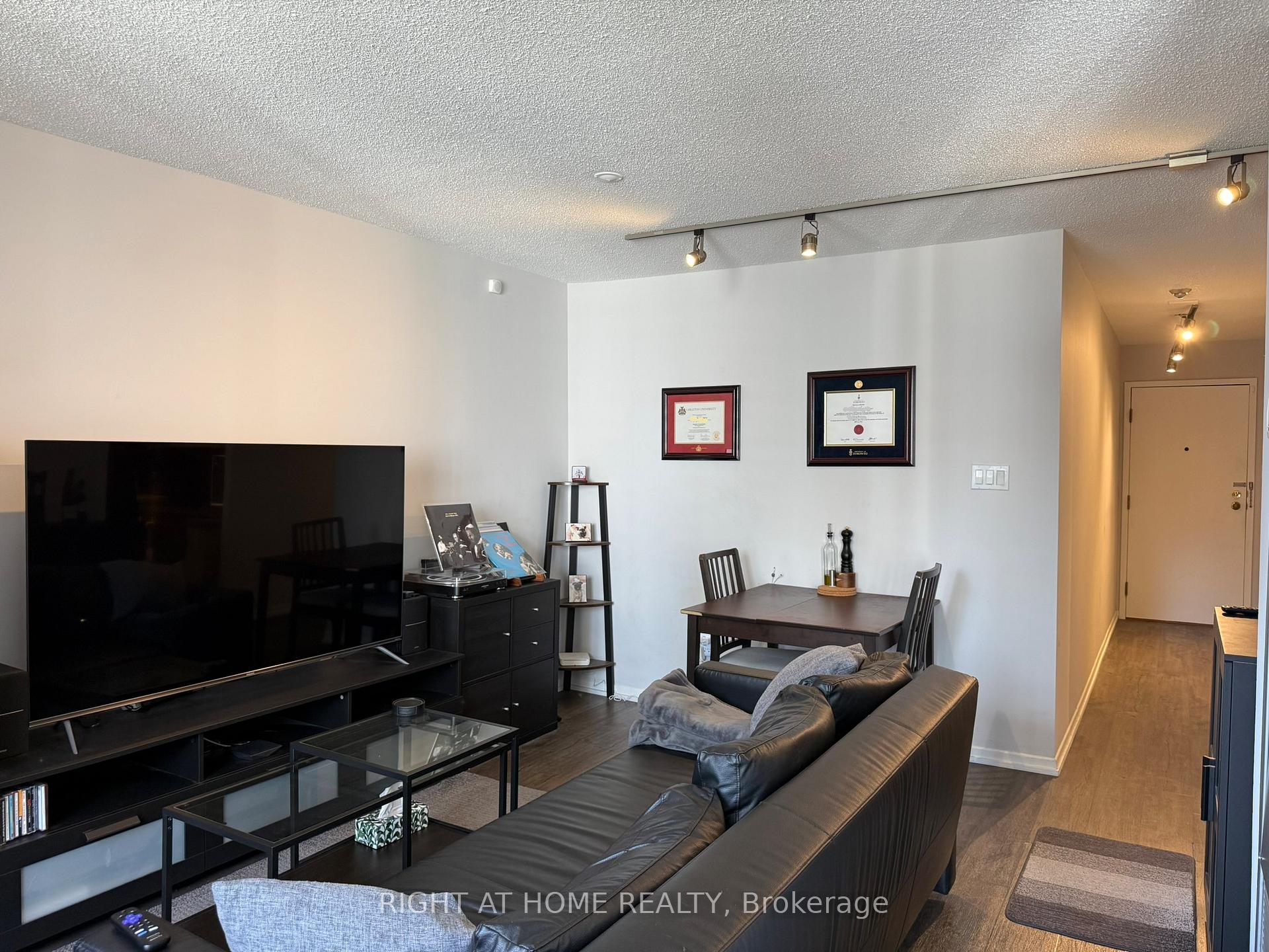 Photo 10 of Unit 2005, 44 St Joseph Street, Toronto, Bay Street Corridor — HOMEH
